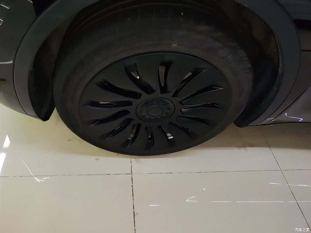 Tesla Model Y, 2022 23