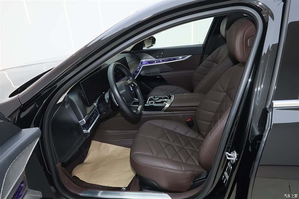 BMW 7 Series, 2024 28