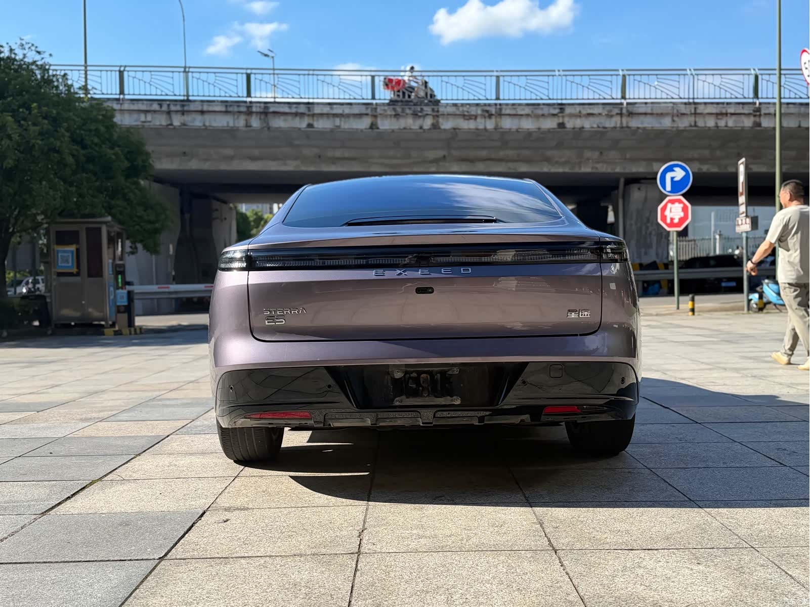Exeed ES, 2025 9