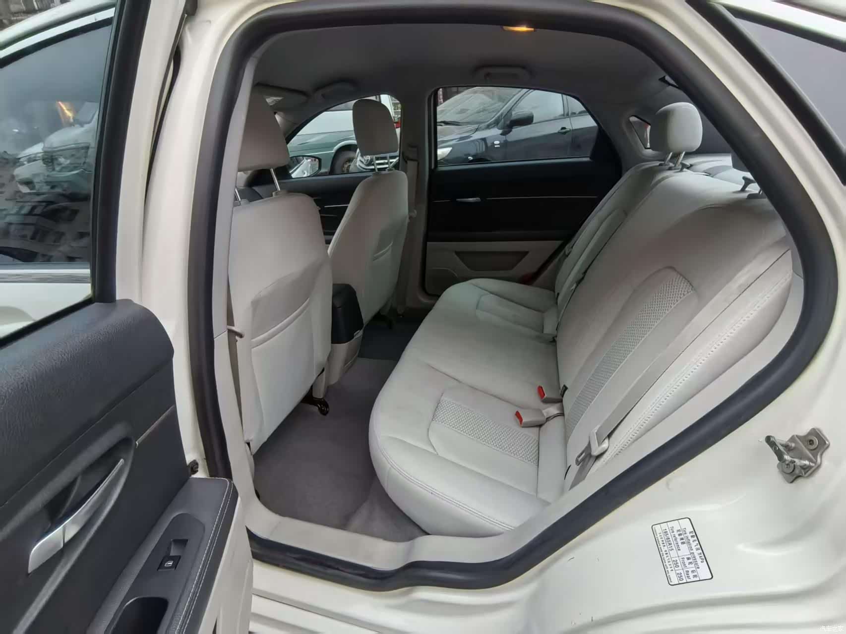 BAIC D50, 2015 9