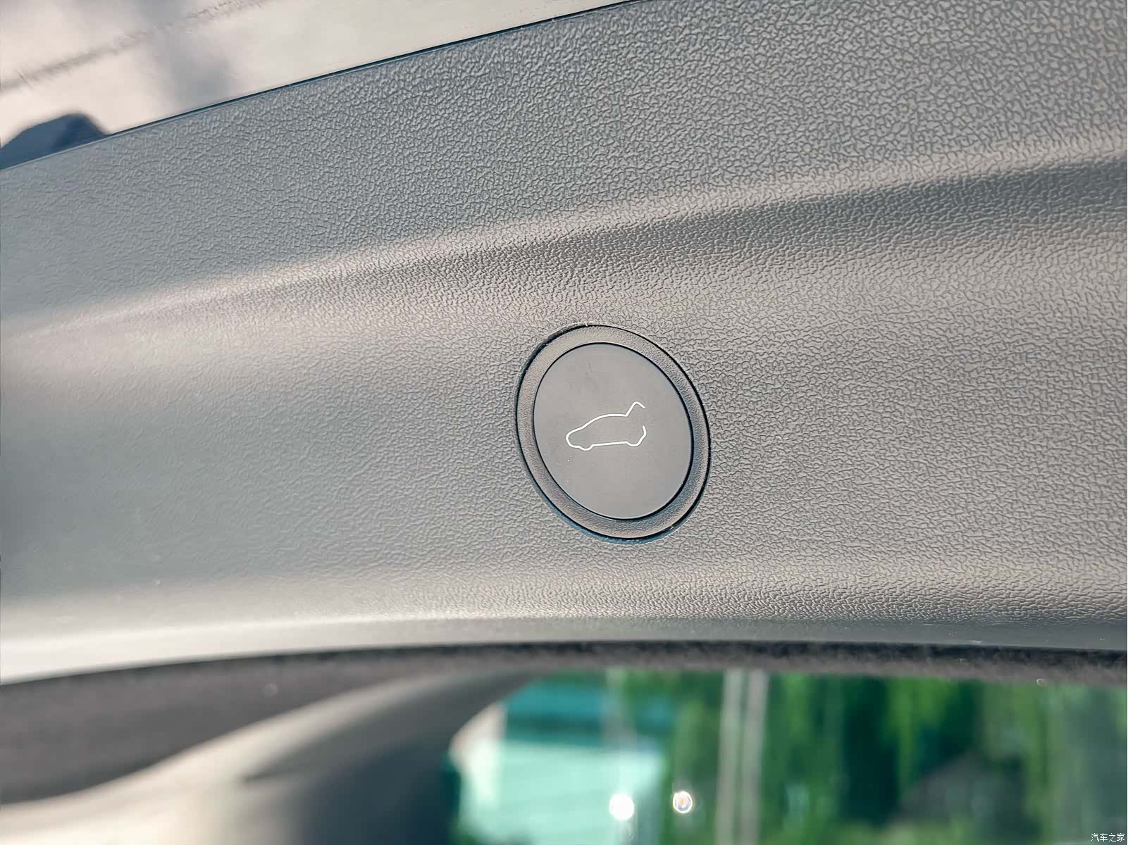 Tesla Model Y, 2023 13