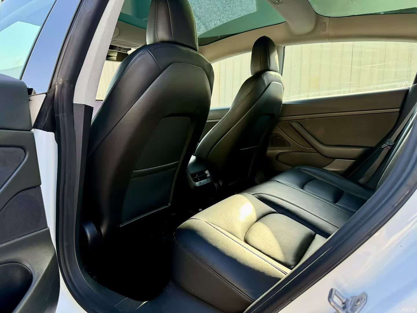 Tesla Model 3, 2020 6