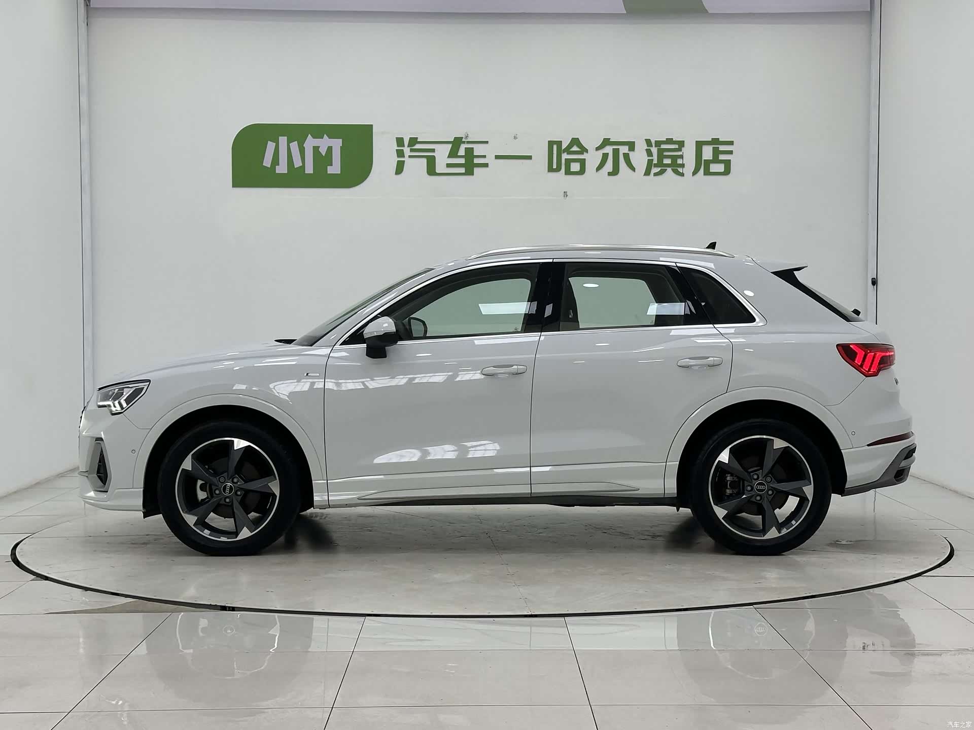 Audi Q3, 2023 все фото