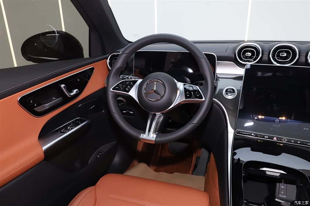 Mercedes-Benz GLC, 2025 4