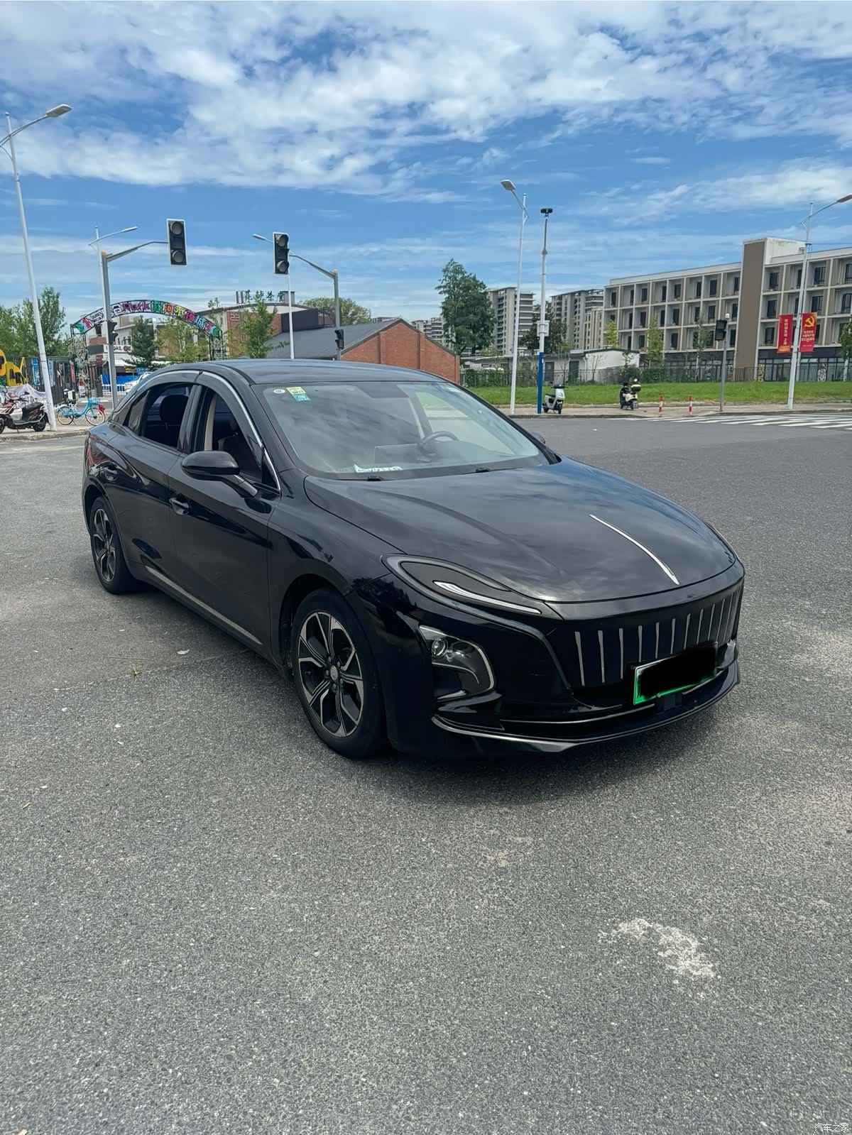 Hongqi QM5, 2021 3