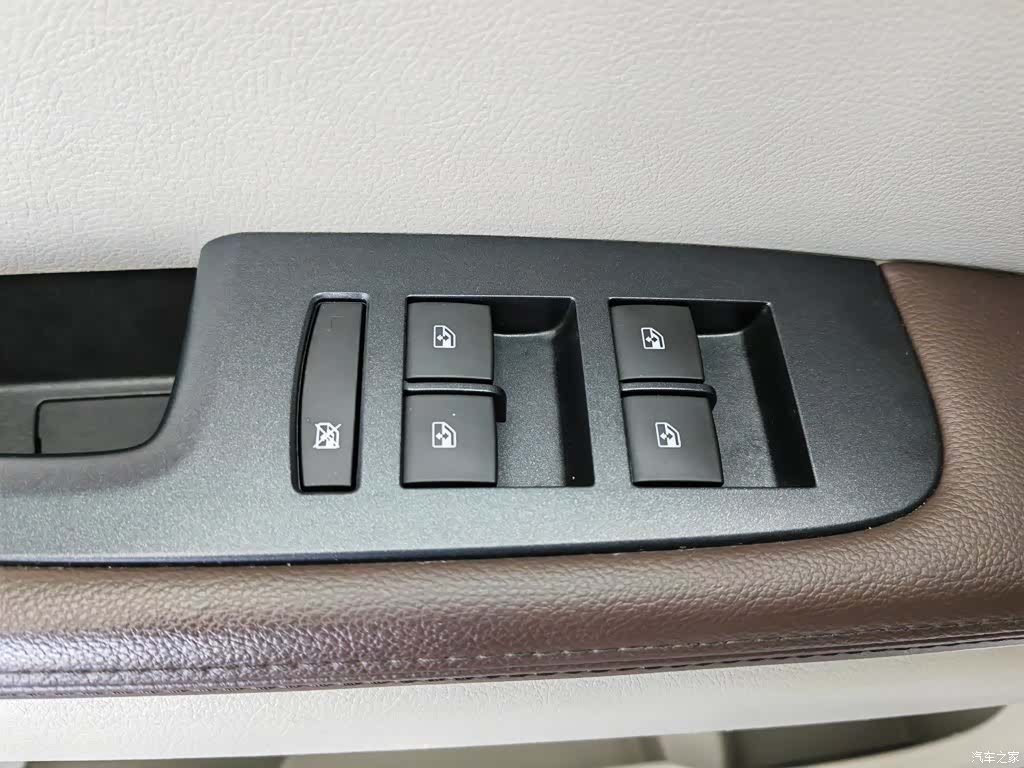 Buick GL8, 2023 9