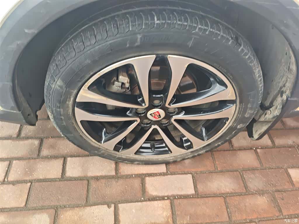 Roewe RX3, 2018 25