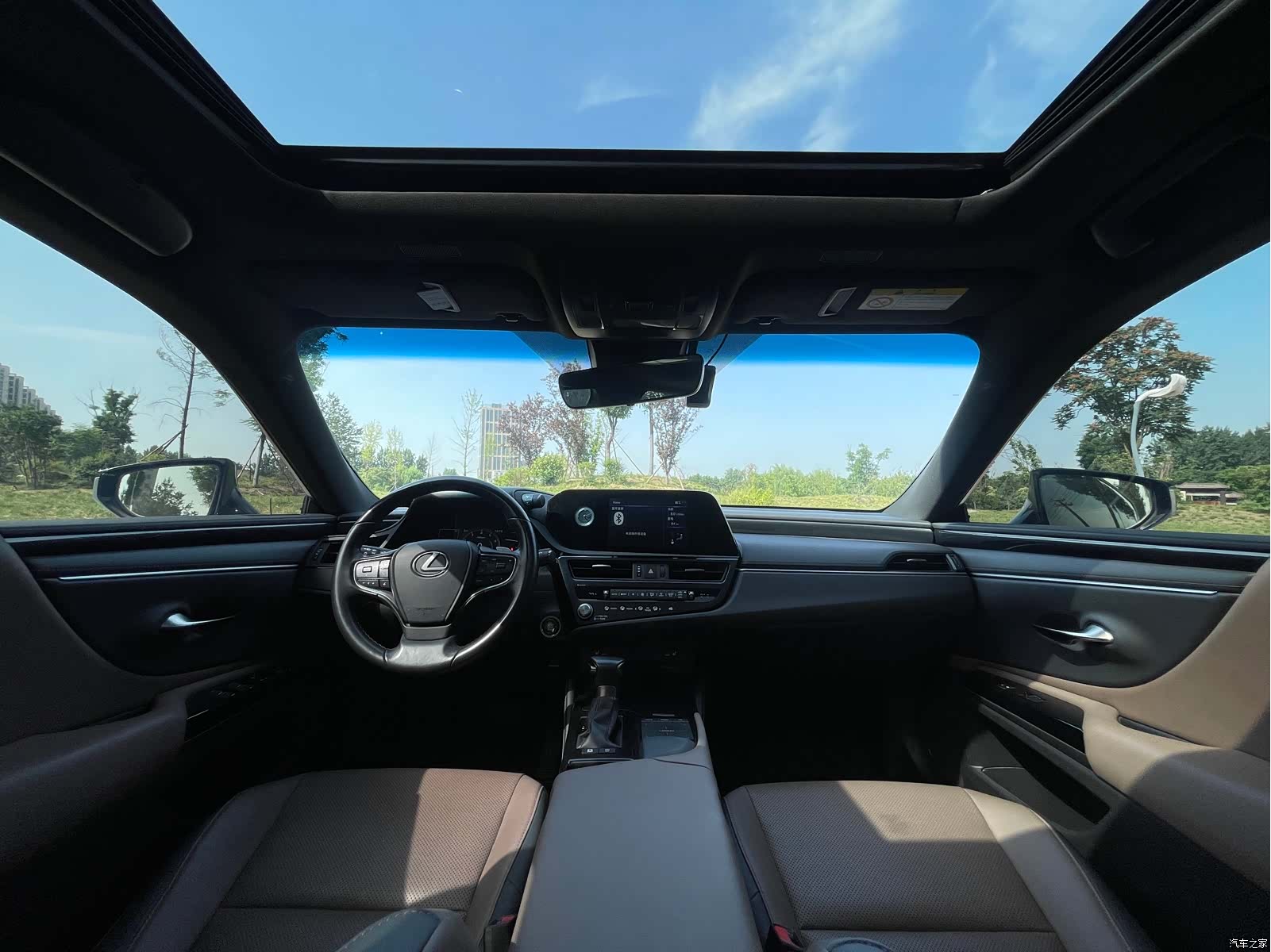 Lexus ES, 2022 13
