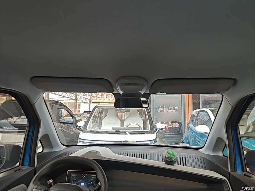 Wuling E200, 2019 18