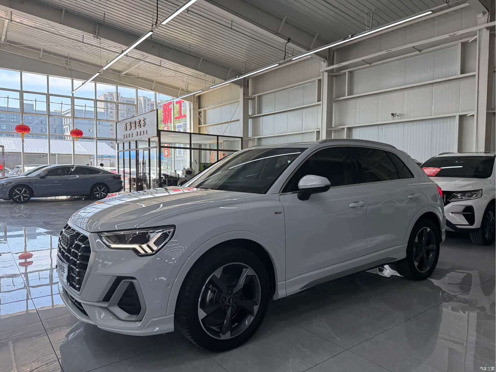 Audi Q3, 2023 1