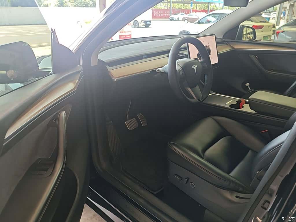 Tesla Model Y, 2022 16