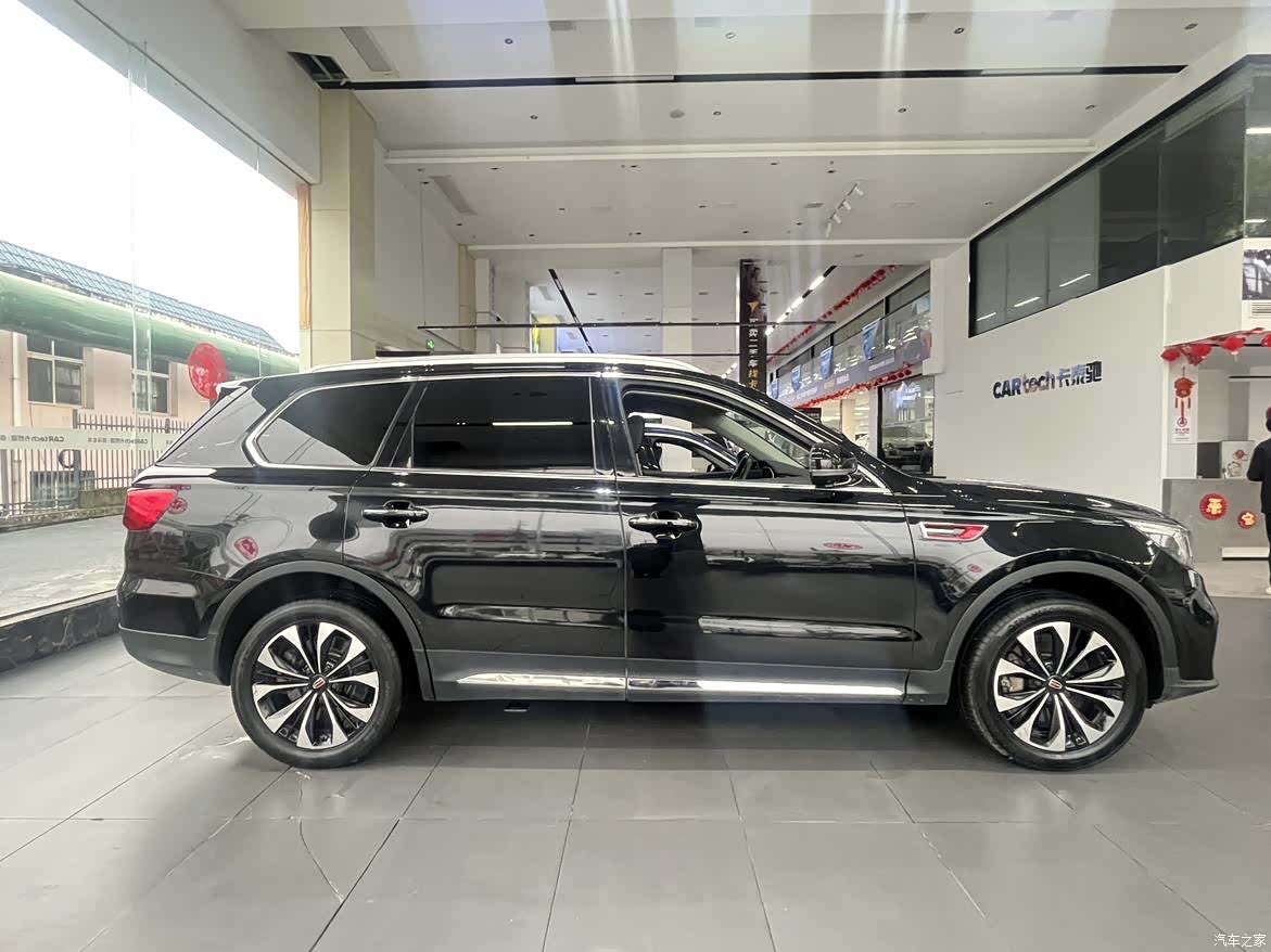 Hongqi HS7, 2022 10