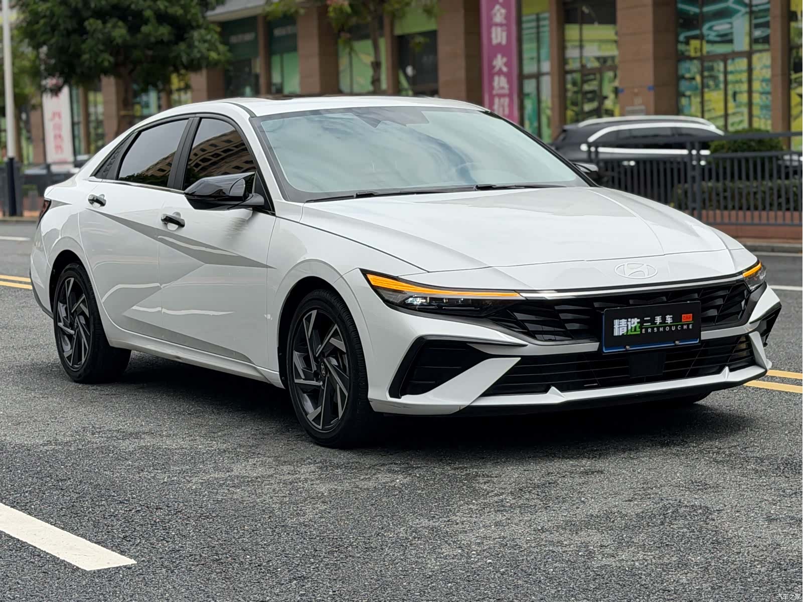 Hyundai Elantra, 2023 3