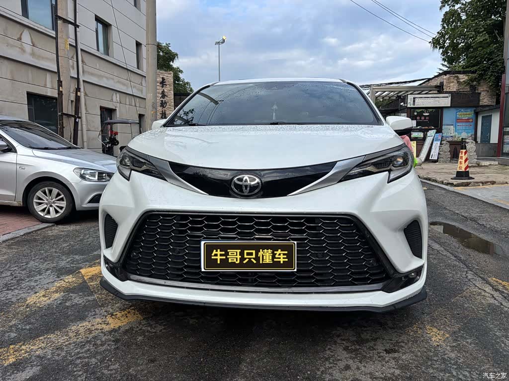 Toyota Granvia, 2024 3