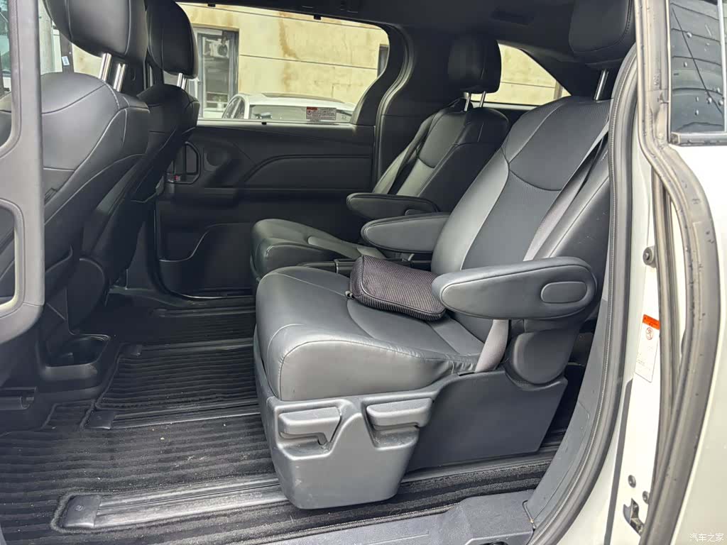 Toyota Granvia, 2024 10