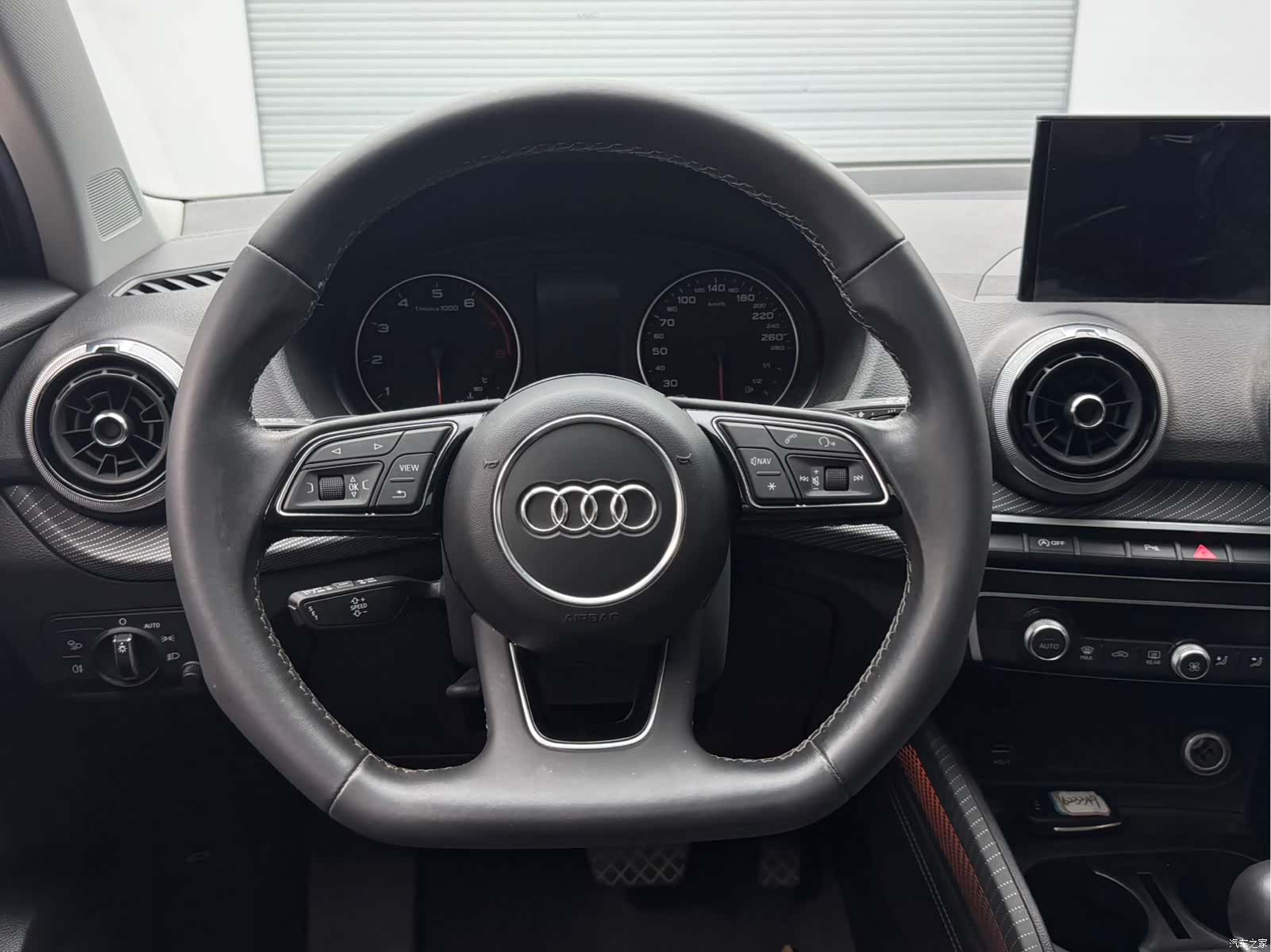Audi Q2L, 2022 15