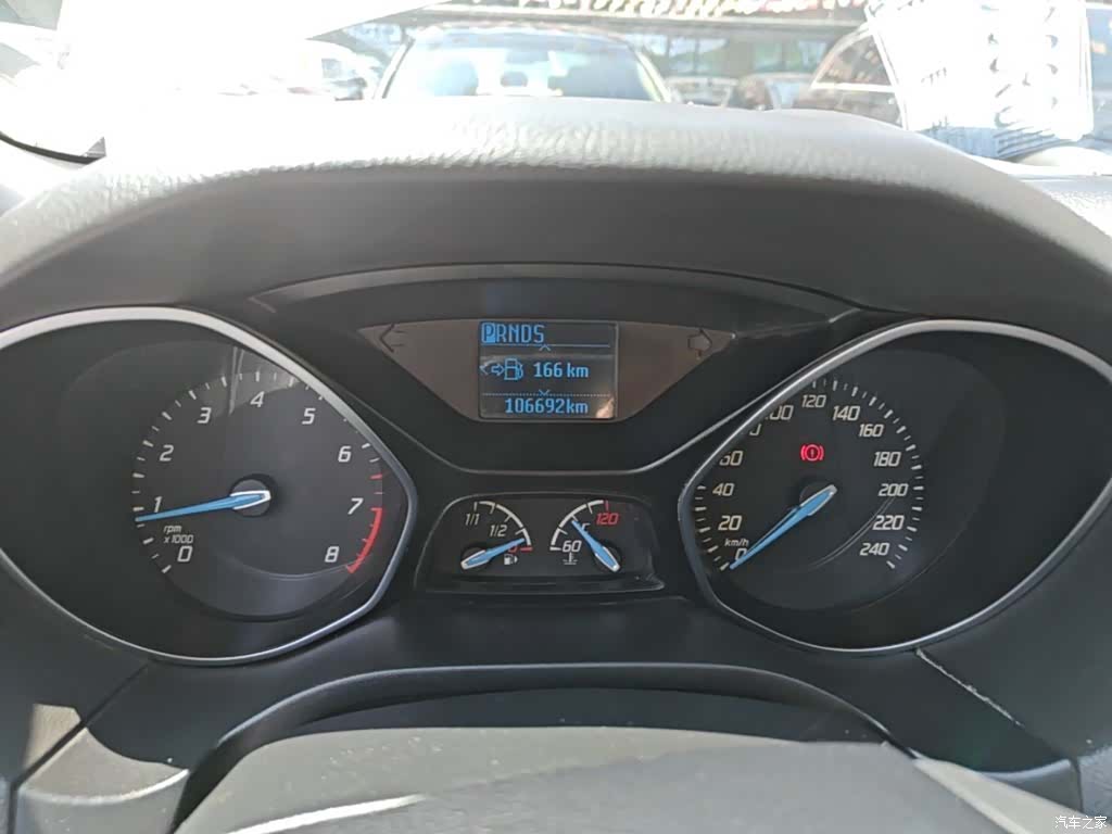 Ford Focus, 2015 12