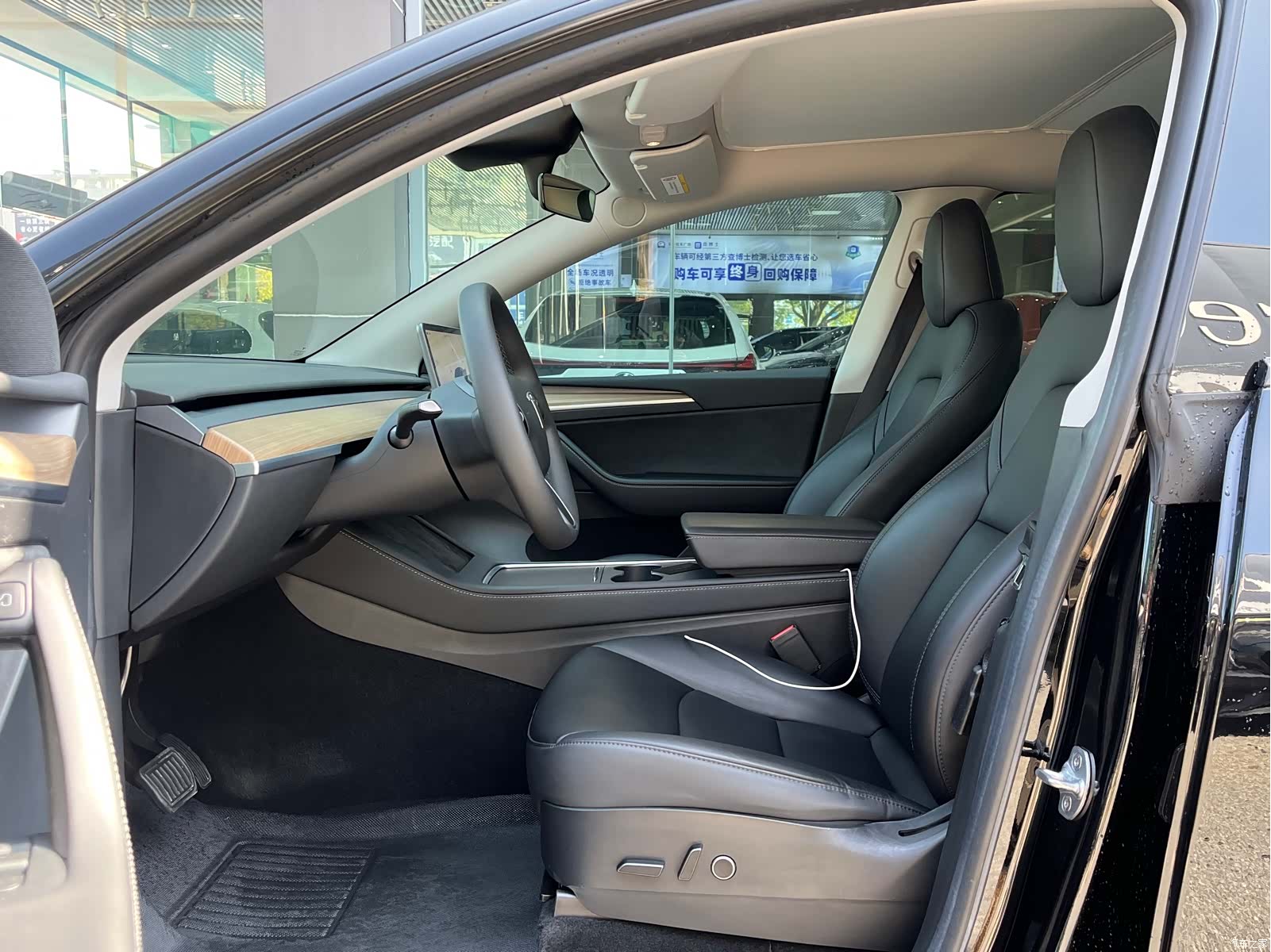 Tesla Model Y, 2022 все фото