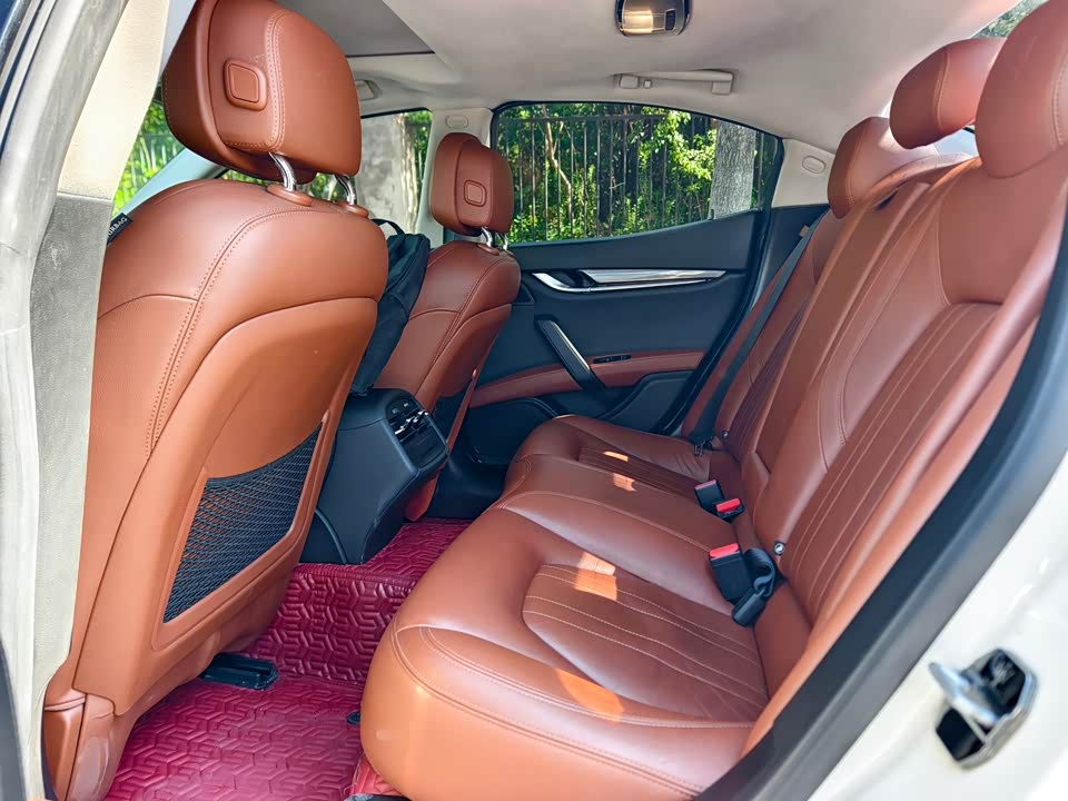 Maserati Ghibli Maserati Ghibli