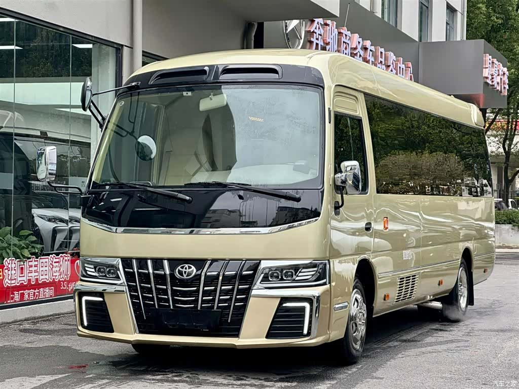 Toyota Coaster, 2025 1