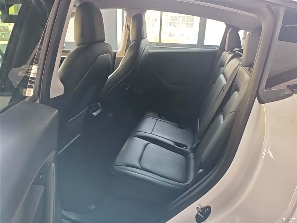 Tesla Model Y, 2021 17