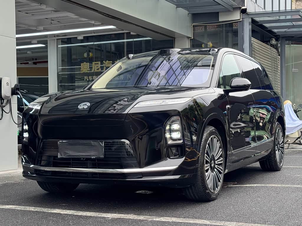 NIO ES8