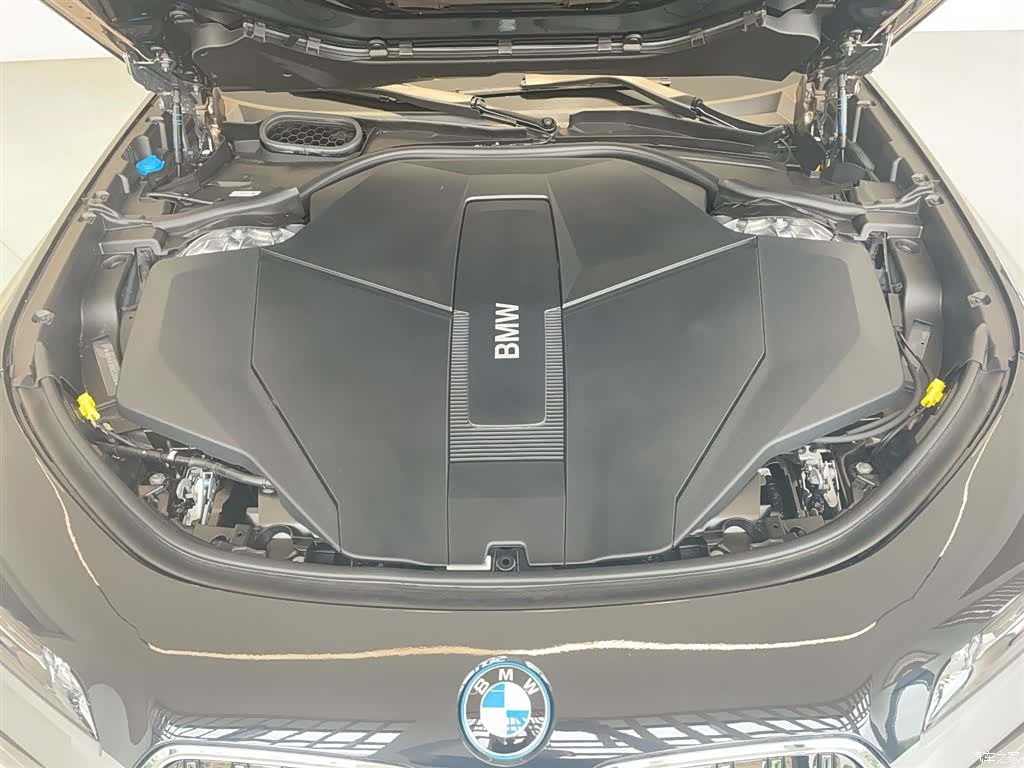 BMW i7, 2024 17