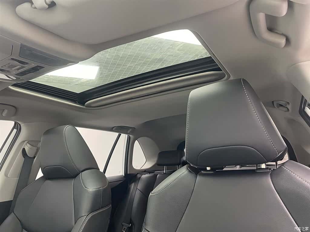 Toyota RAV4, 2021 9
