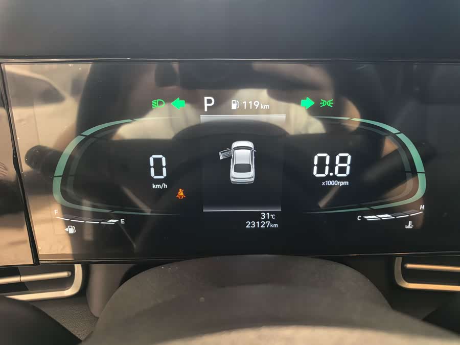 Hyundai Elantra 2023, фото 2