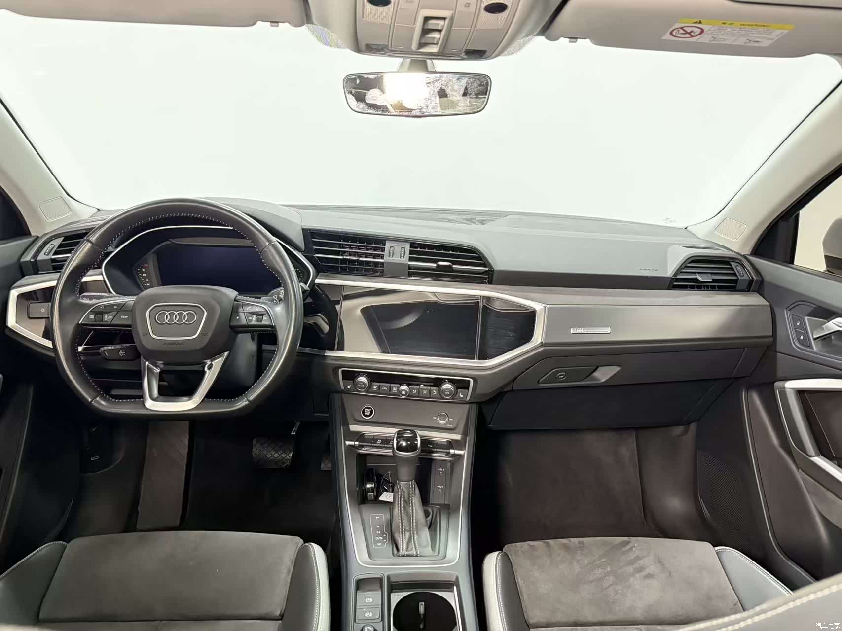 Audi Q3, 2022 10