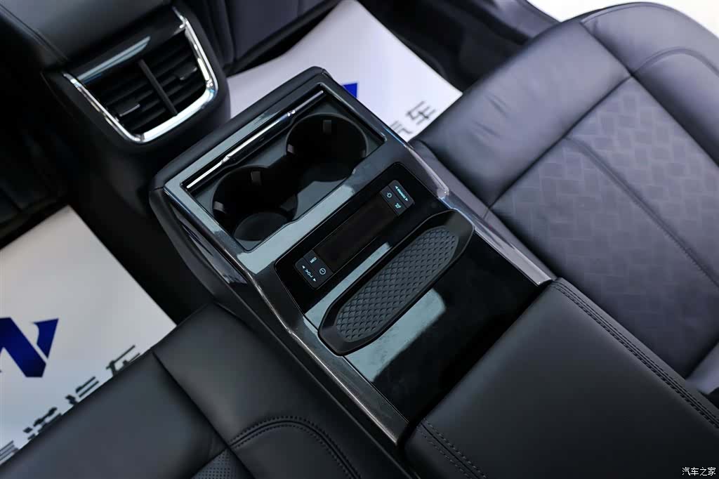 Ford Taurus, 2020 32