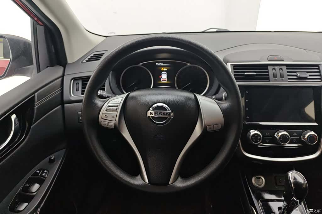 Nissan Tiida, 2019 15