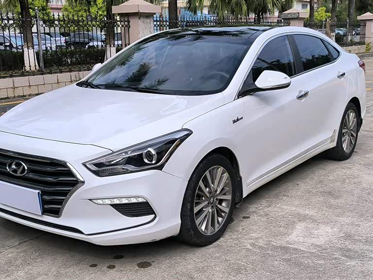 Hyundai Name picture