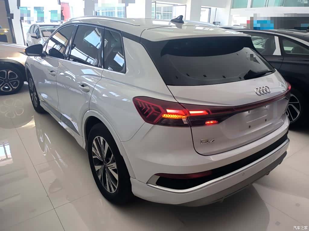 Audi Q4 e-tron, 2024 6