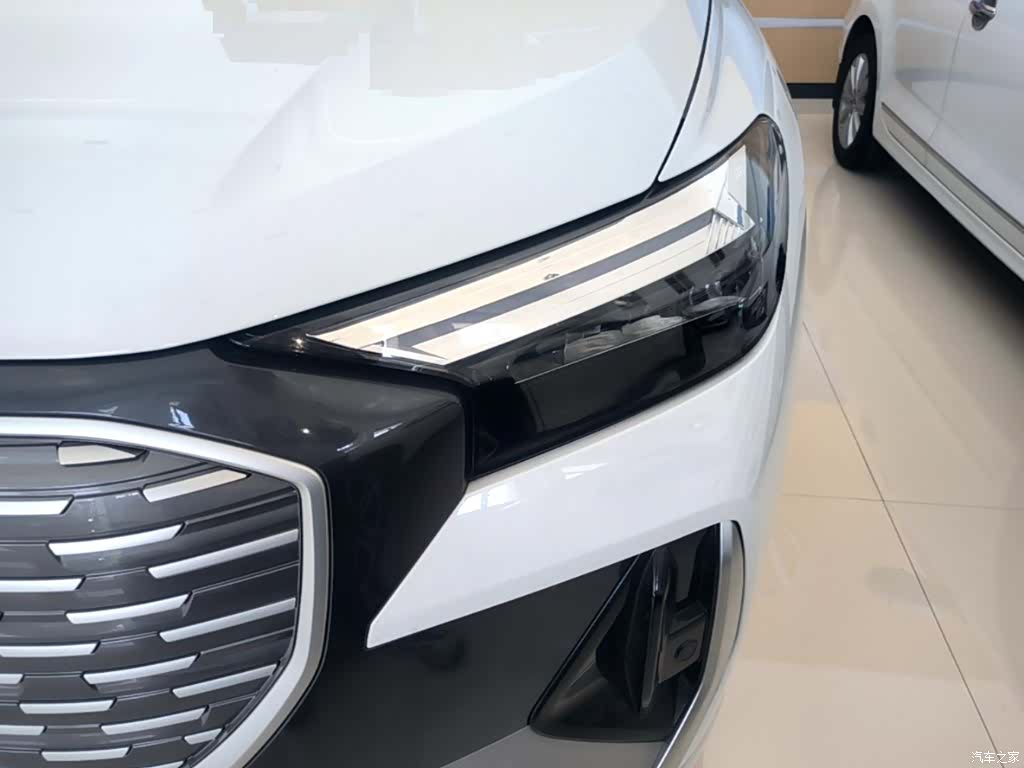 Audi Q4 e-tron, 2024 24