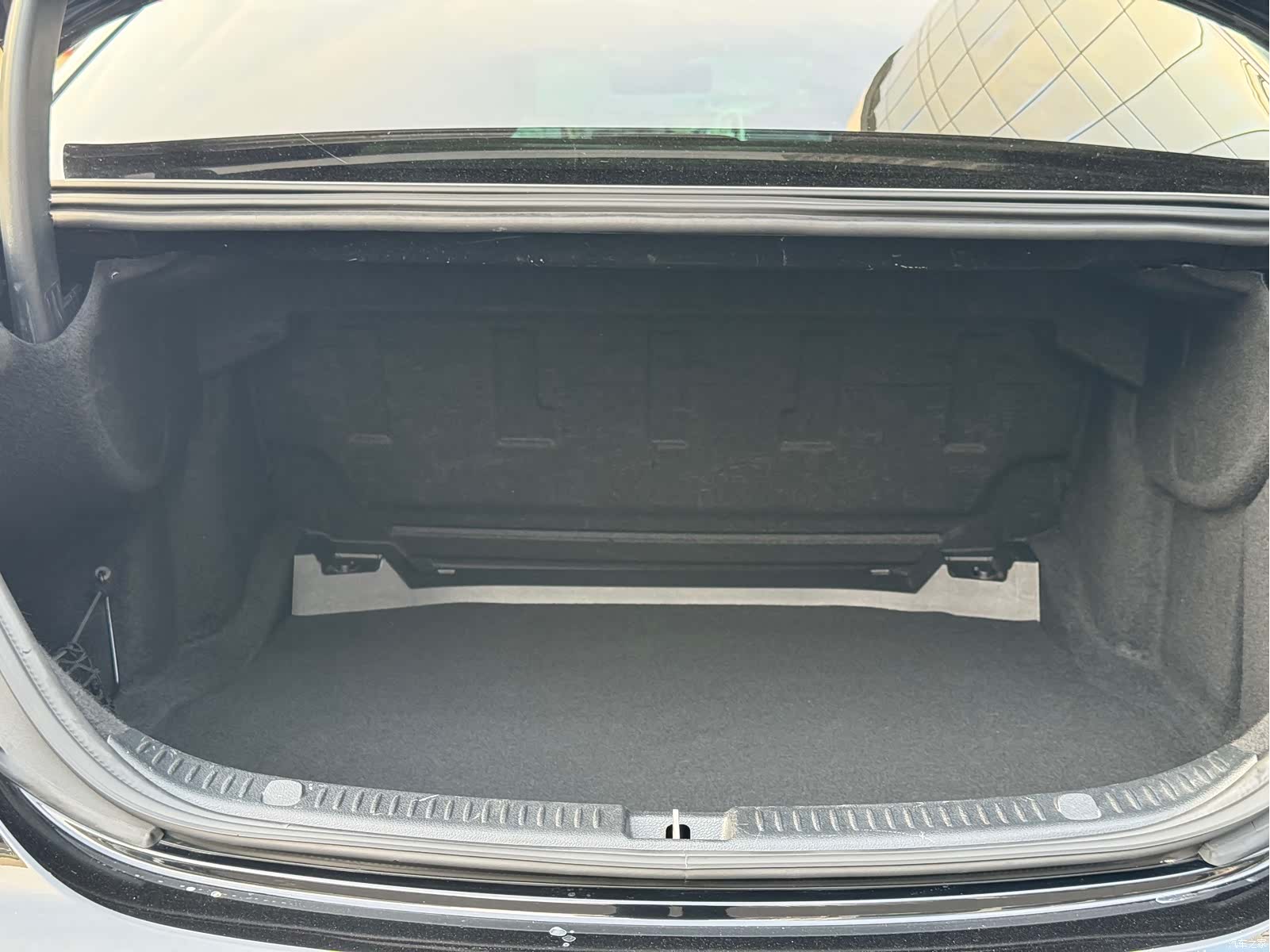 Mercedes-Benz E-Class, 2019 7