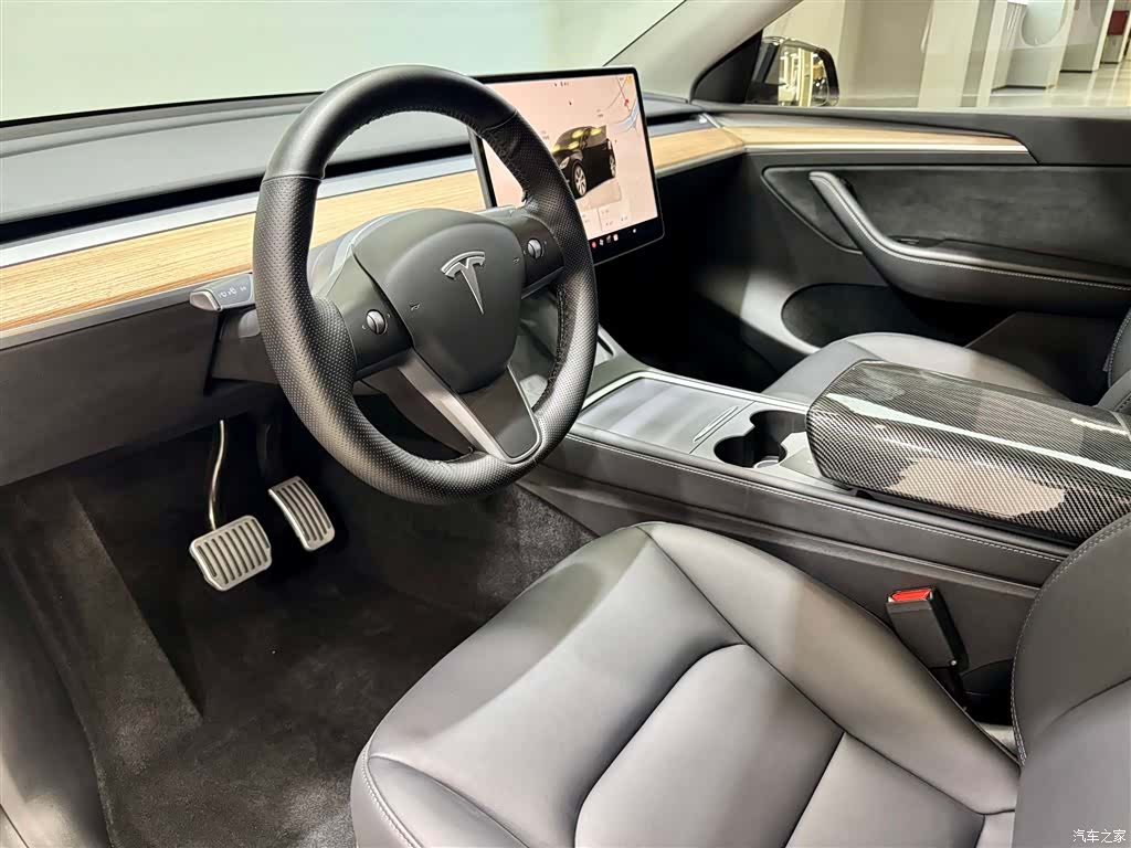 Tesla Model Y, 2023 23