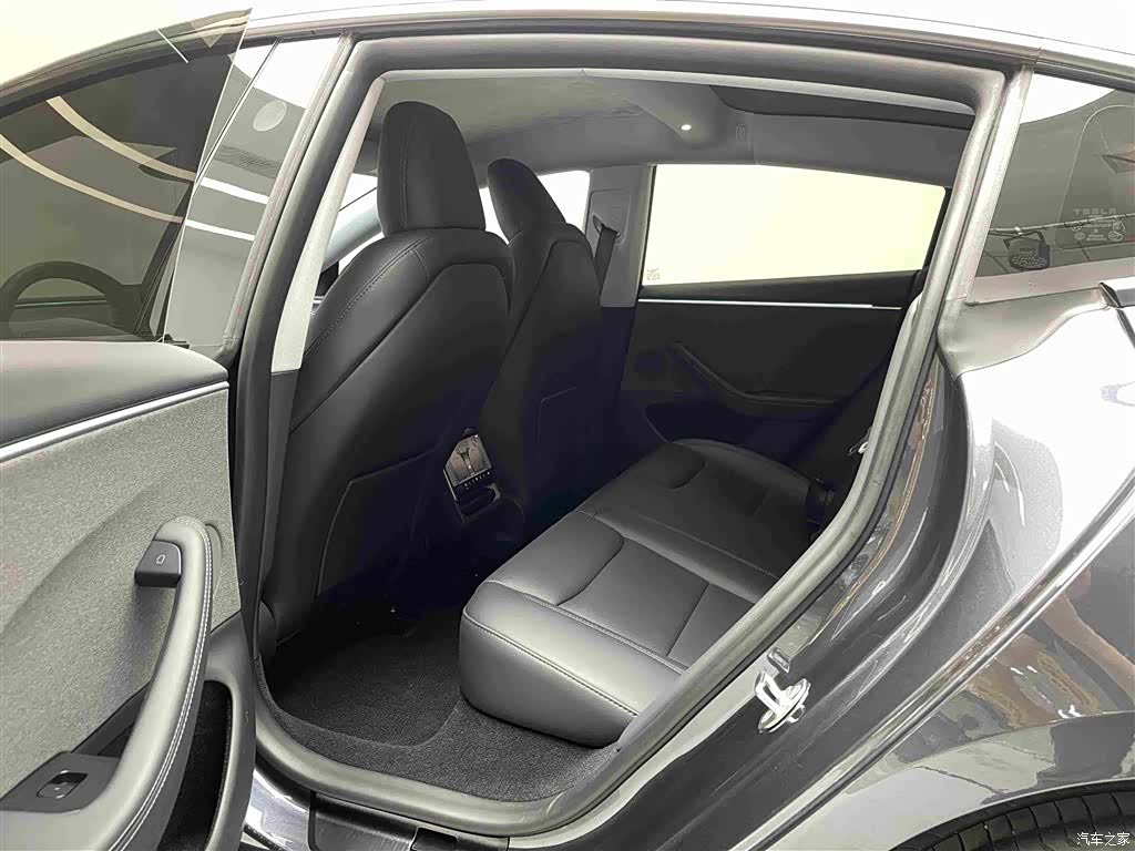 Tesla Model 3, 2024 6
