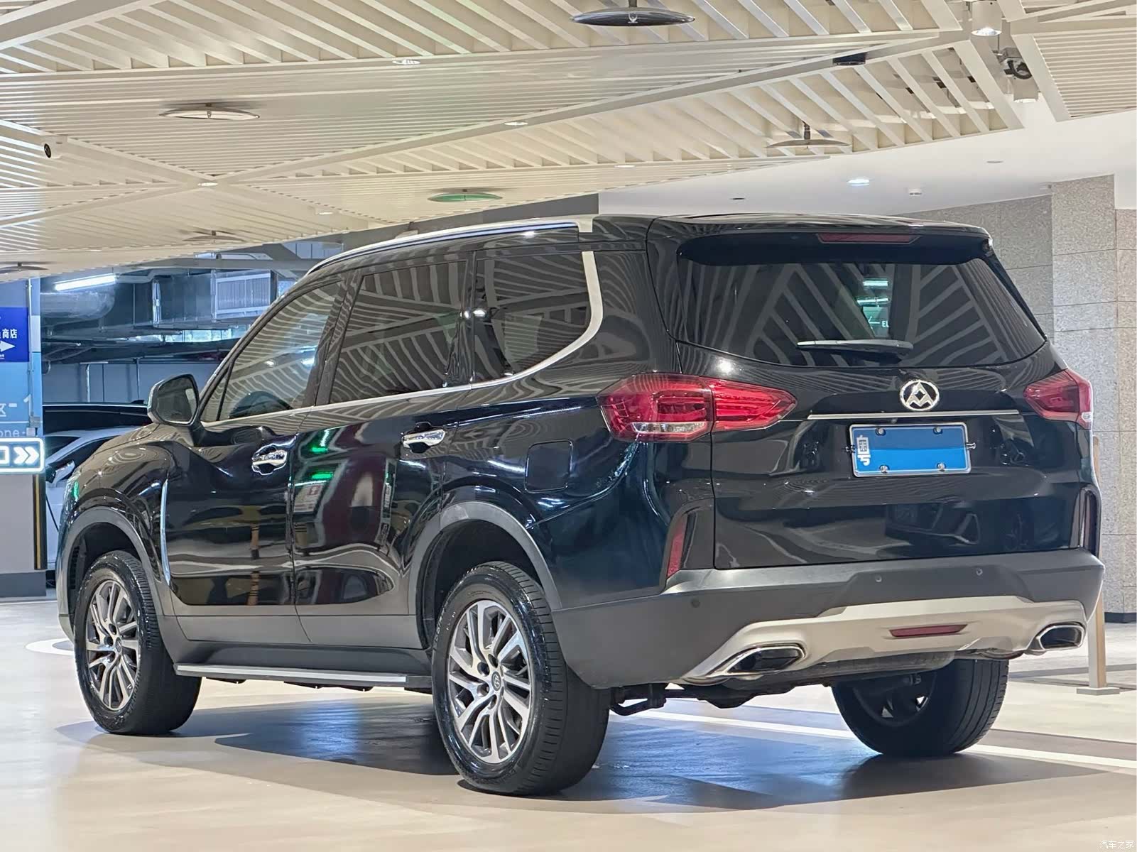 Maxus D90, 2019 4