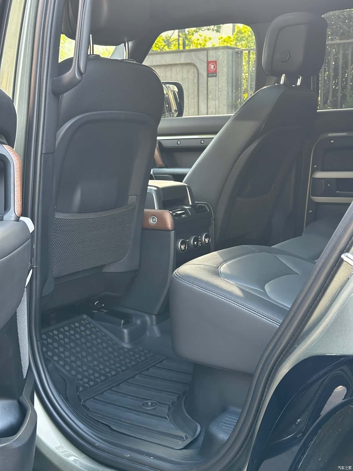 Land Rover Defender, 2022 24