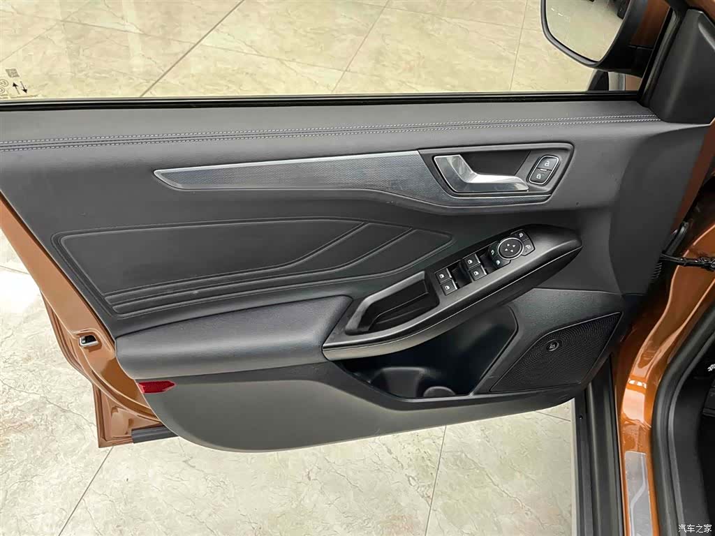 Ford Focus, 2021 10