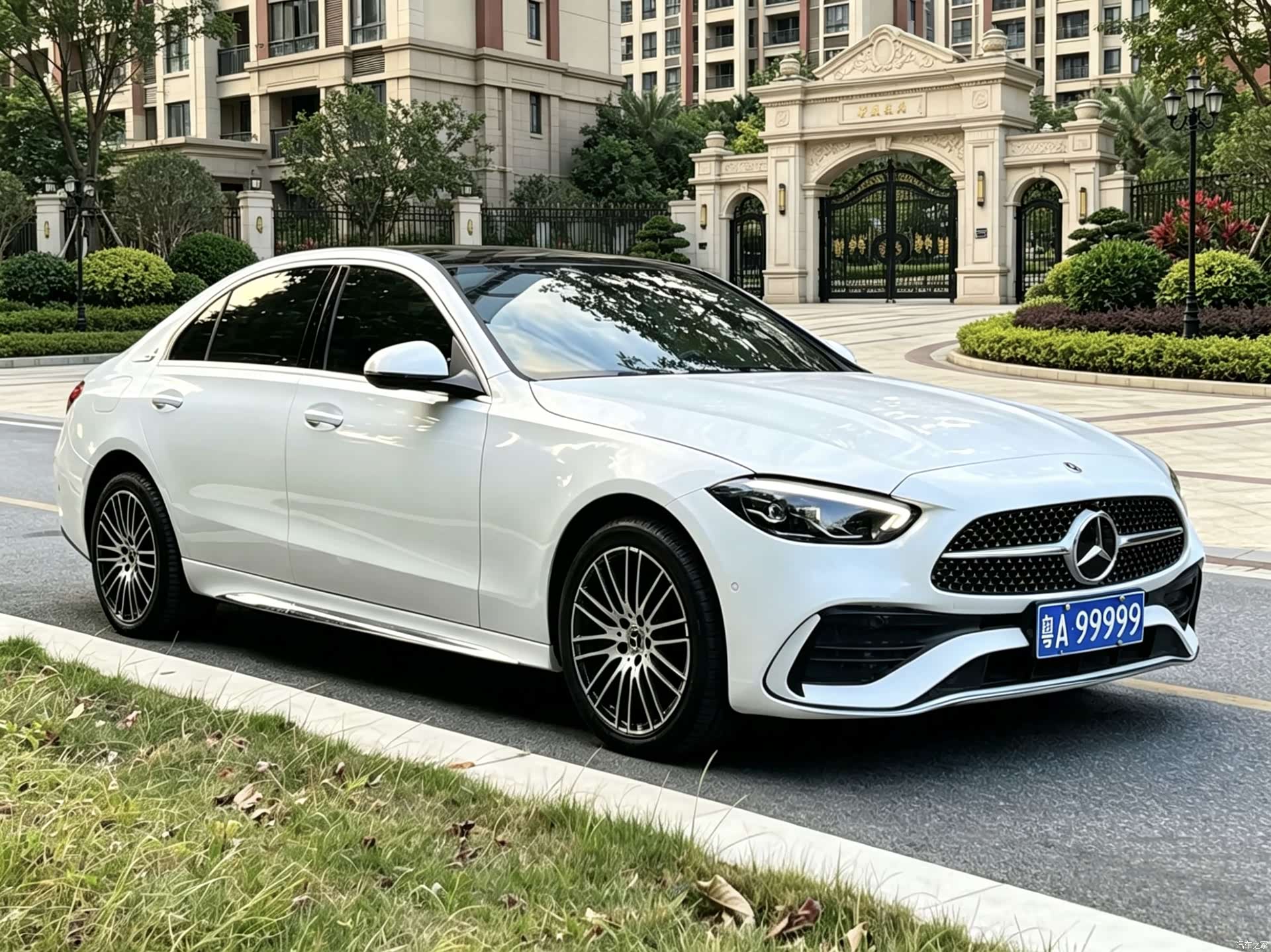 Mercedes-Benz C-Class, 2024 3
