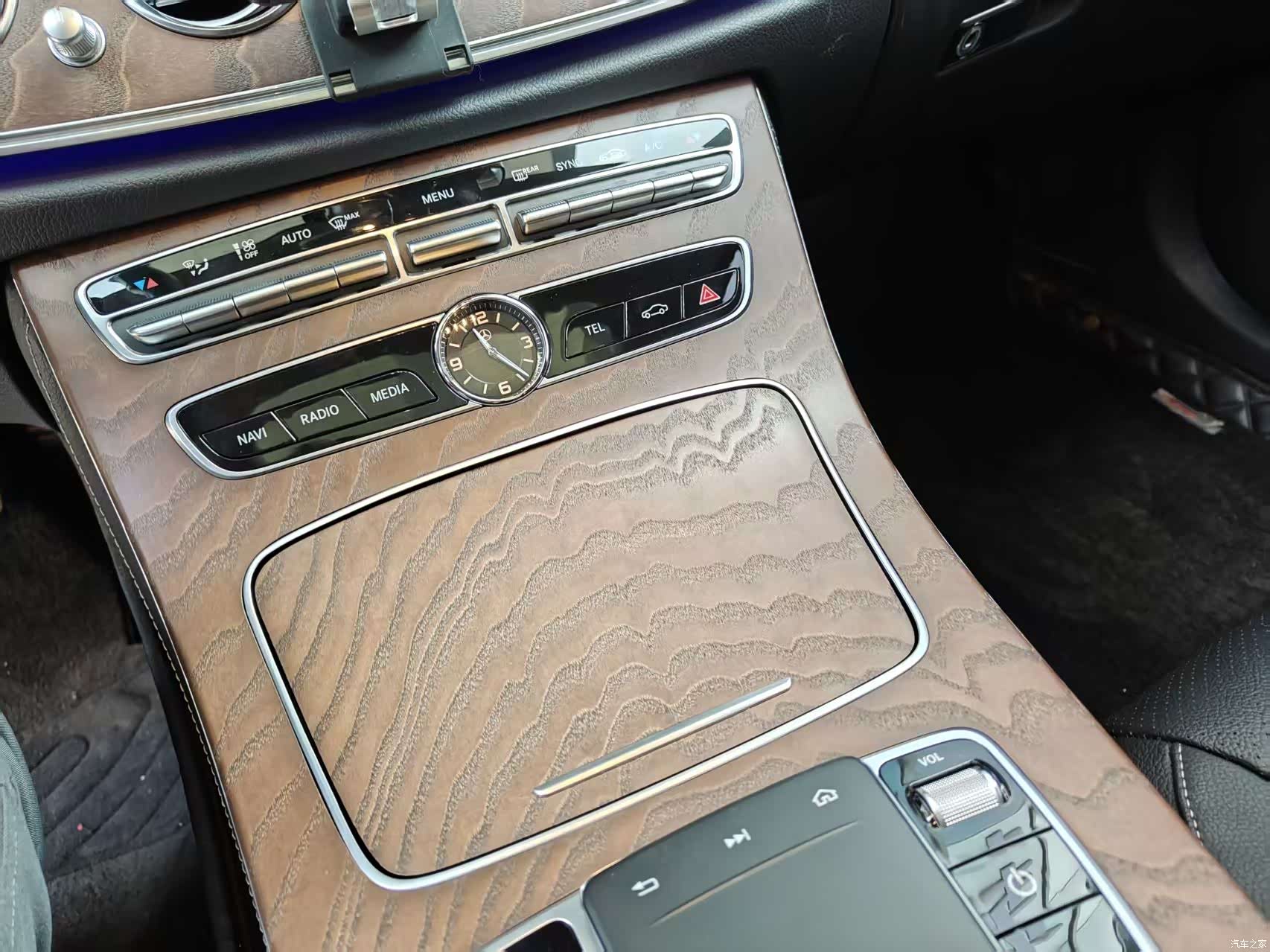 Mercedes-Benz E-Class, 2019 44