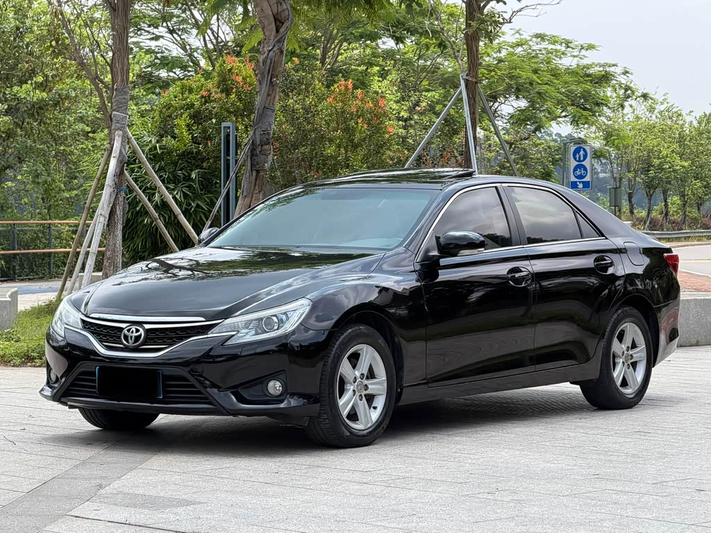 Toyota Reiz