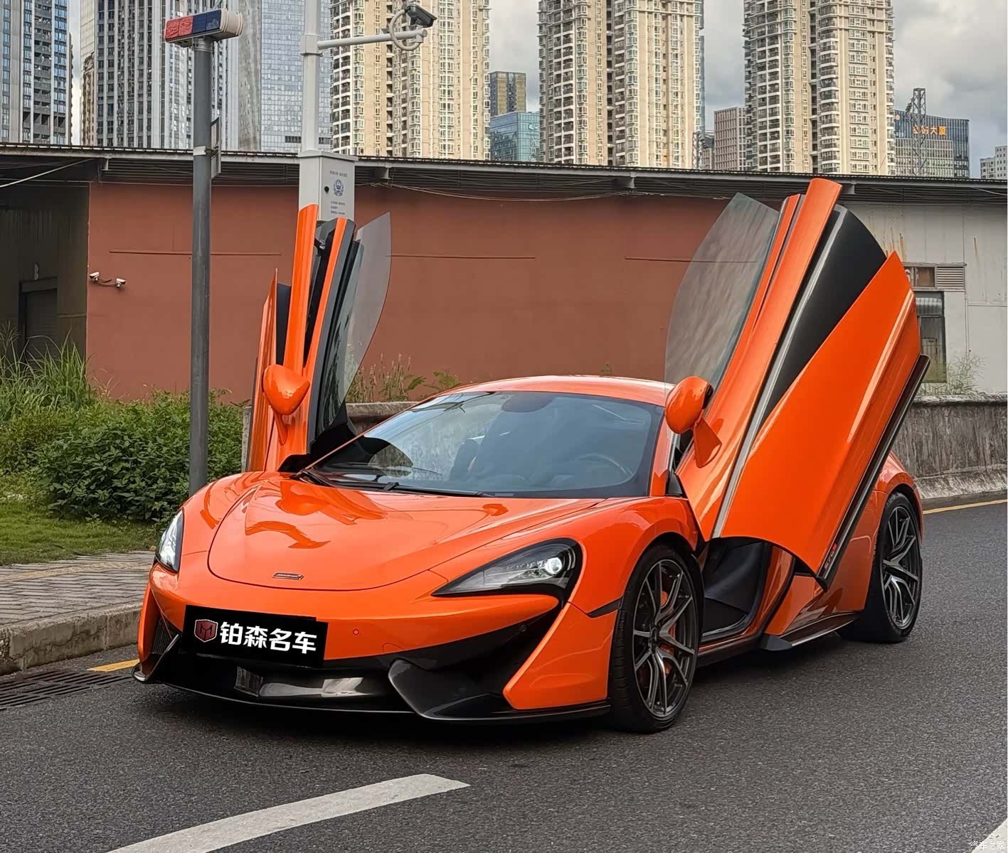 McLaren 570