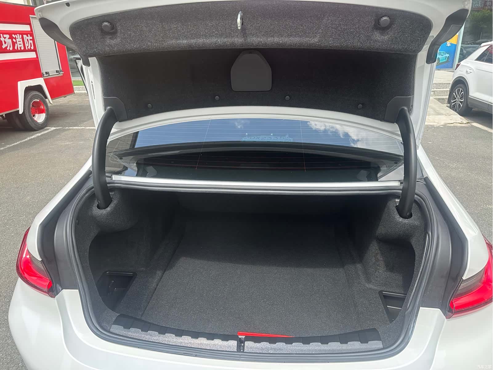 BMW 3 Series, 2023 11
