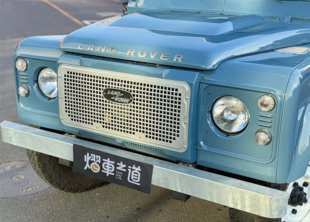 Land Rover Defender, 2011 19