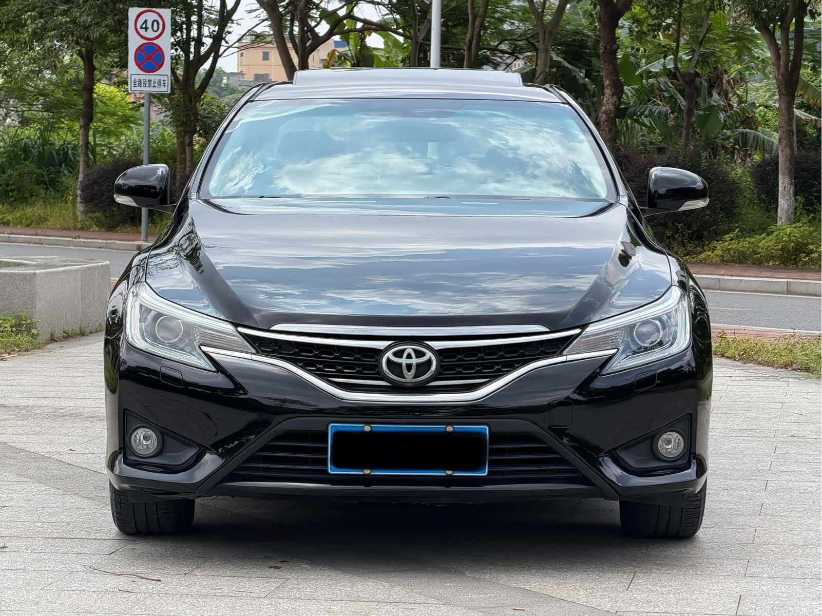 Toyota 2.5V, 2014 2