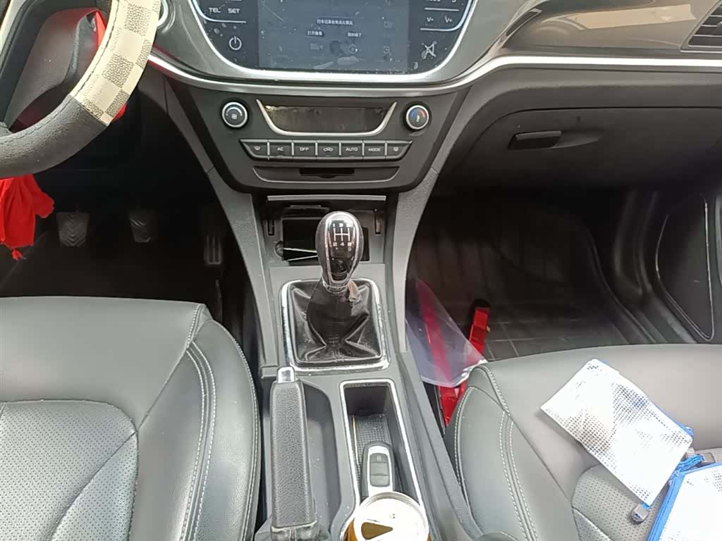 Geely Emgrand, 2017 14