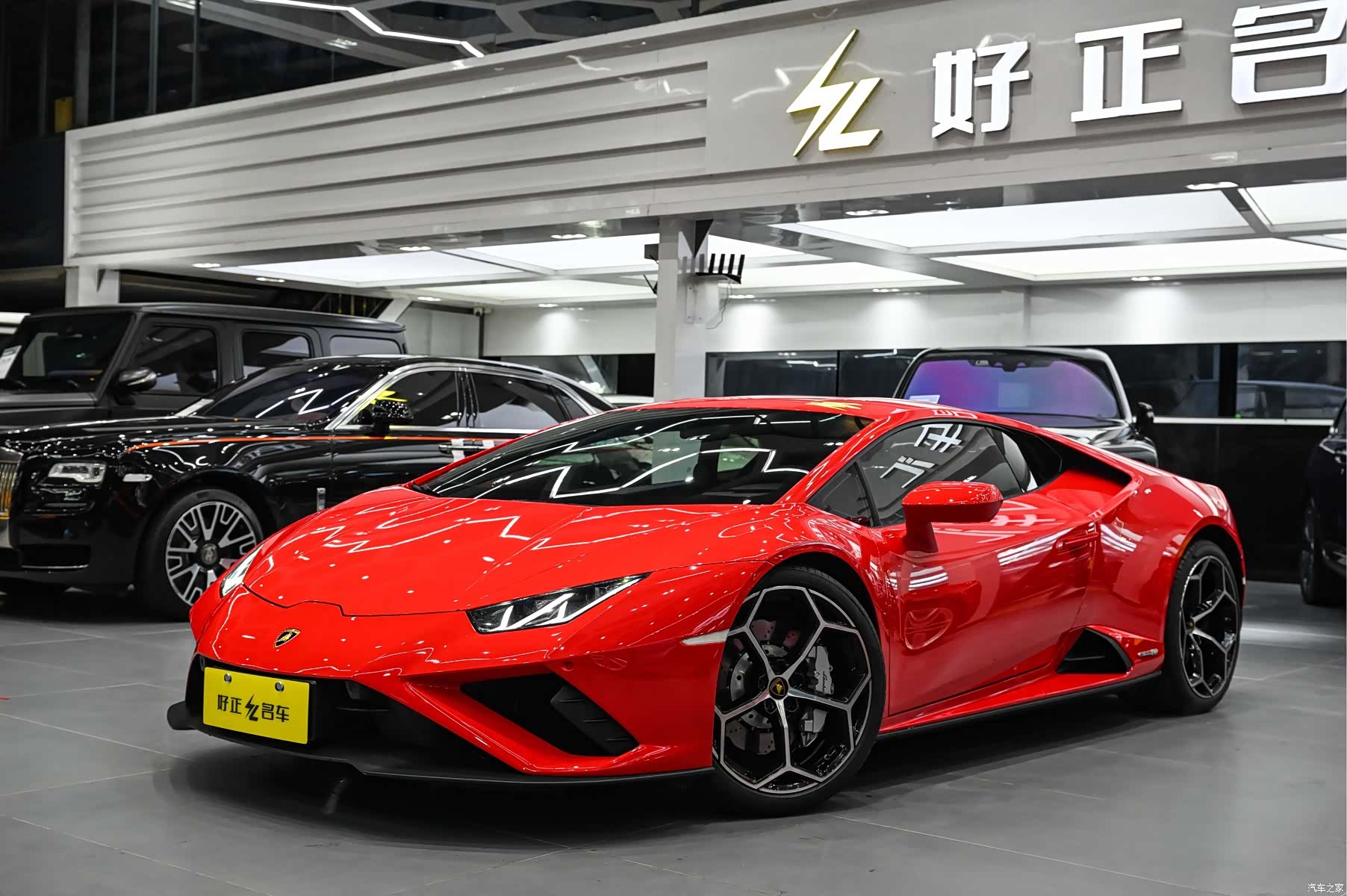 Lamborghini Huracán, 2022 все фото
